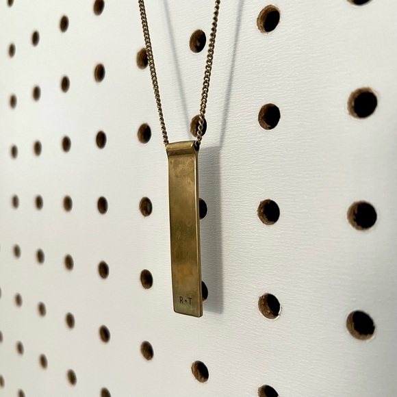 Madewell Rivet & Thread ID Pendant Necklace - Picture 4 of 8